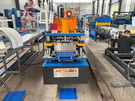 立面シームロール形成機械,18の形成ステーション,PLC制御,および金属屋根パネルのためのギアベアリングモーター